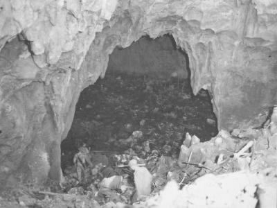 GI’s Enters Japanese Cave On Biak 1944