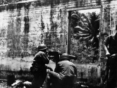 Marines with Machine Gun