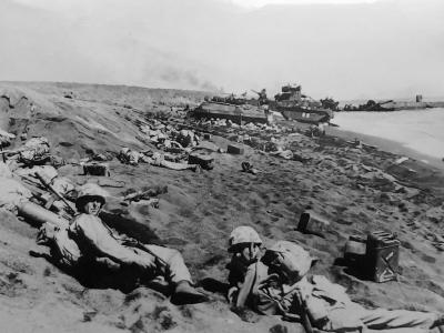 4th Division Marines Iwo Jima beachhead