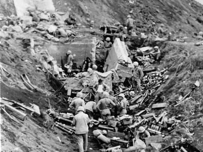 Iwo Jima Marines busy scene