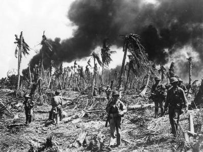 7th Infantry Division soldiers advance on Kwajalein