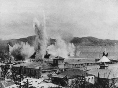 Japanese planes bomb US ship at Port Moresby