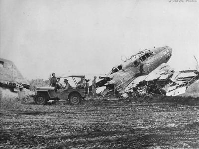US and Australian troops inspect downed G4M at Lae 1943