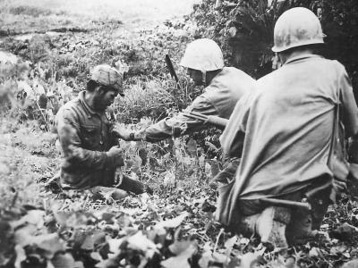 6th Division Marine with Japanese soldier on Okinawa