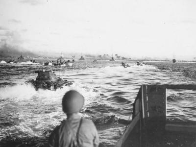 Amphibious approach Okinawa beach 1945