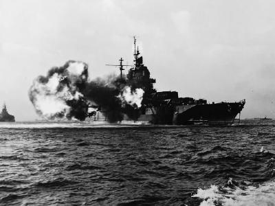 Naval gunfire support Okinawa 1945