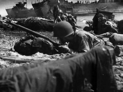 1st Cavalry troops land under Japanese fire on Leyte Beach