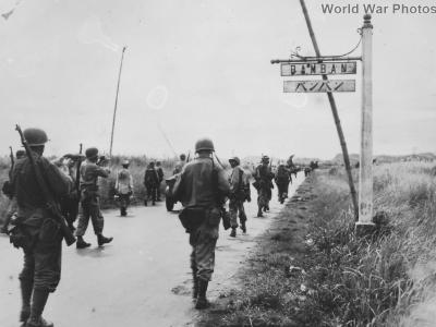 American troops enter Bamban Luzon 1945