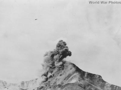 Bombing Hill 1700 Bamban February 1945, Luzon