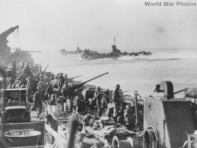 LCI head for Lingayen Gulf 1945