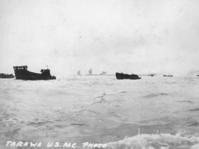 Inavasion fleet Battle of Tarawa.jpg