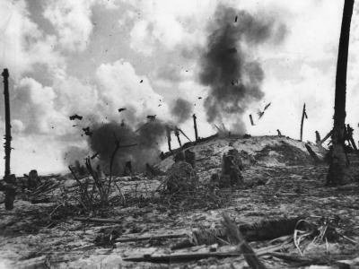 Marines blast Japanese pillbox on Tarawa
