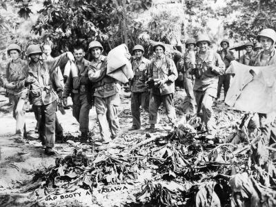 Tarawa Marines and Japanese Booty