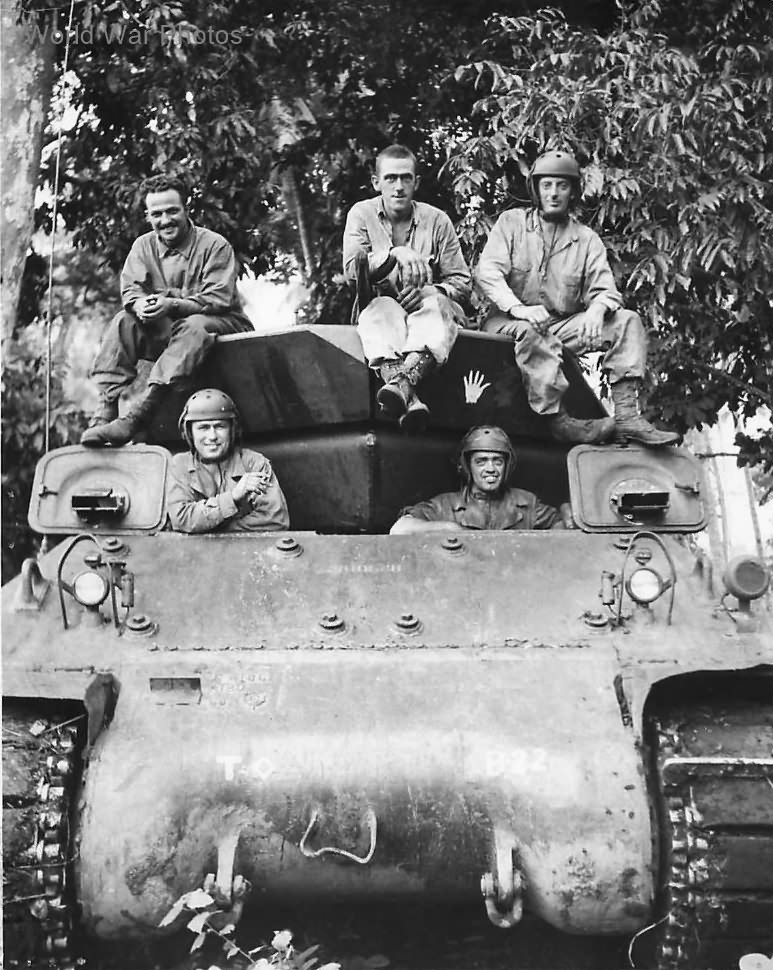 632nd Tank Destroyer Battaliont crew on M10 in Saidor 1944