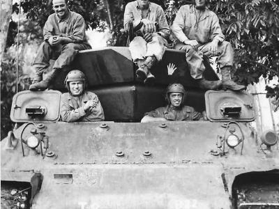 632nd Tank Destroyer Battaliont crew on M10 in Saidor 1944