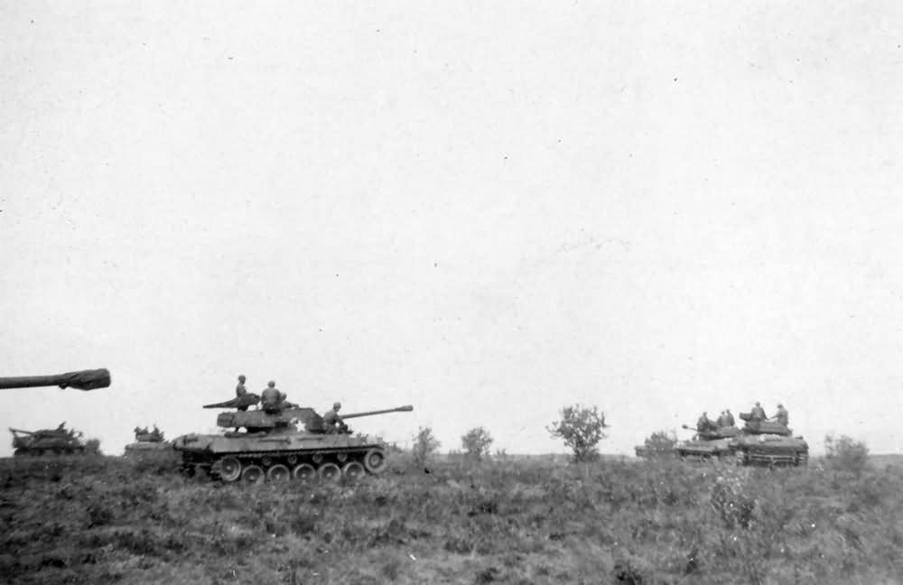M18 Hellcat Tank Destoyers 76mm Guns on the Move in Field