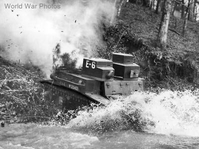 M2A3 fording a creek during maneuvers at Fort Benning 41