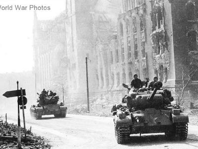 M26 Pershing tanks