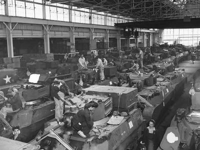 Women workers assemble M3A3 tanks at Richmond Ford Plant, 1943