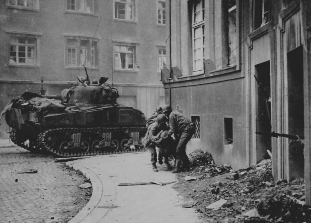 M4 Sherman tank Rome 1945 | World War Photos