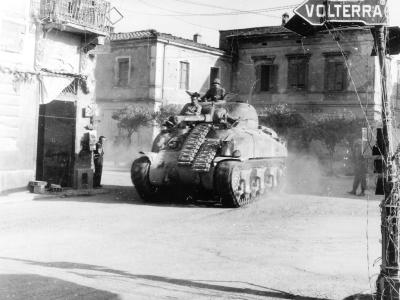 1st Armored Division M4 Sherman Ponsacco Italy Gothic Line 1944