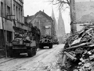 M4 Sherman tanks in Cologne 1945 2