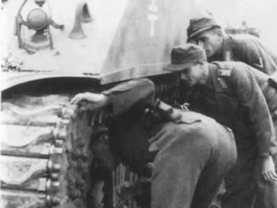 German M4 Sherman Firefly 9