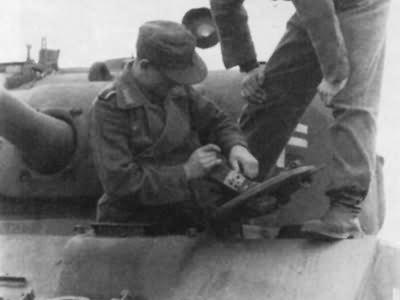 German M4 Sherman Firefly – crew