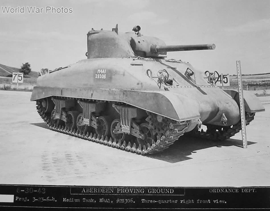 M4A1 front view | World War Photos