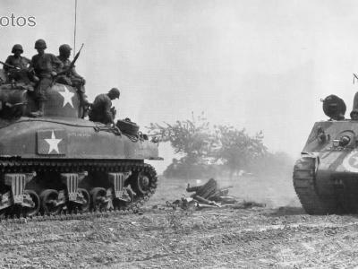 M4A1 named „Battling Bitch” of the 7th AD, 31st Tank Battalion, Chartres France 16 August 1944