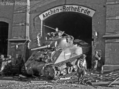 M4 named „Catalina Kid” of Company C, 745th Tank Battalion, Aachen
