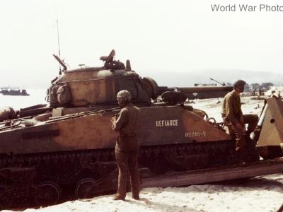 Sherman „Defiance” with bulldozer blade ETO 1944