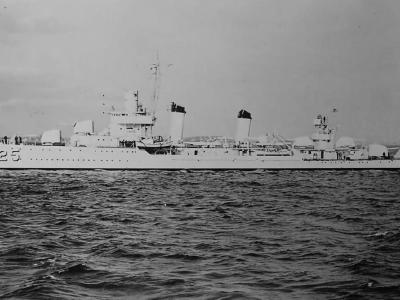 Destroyer USS Madison DD-425 starboard view