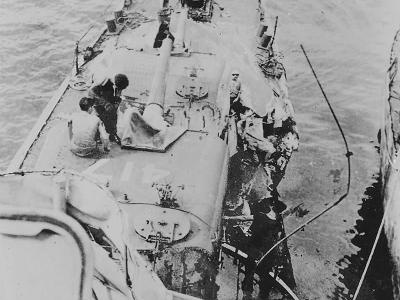 Destroyer USS Morris DD-417 hit by suicide plane off Kerama Retto April 1945