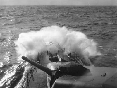 Destroyer USS O’Bannon DD-450 bow 1943