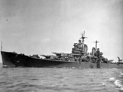 Heavy cruiser USS Chicago (CA-136) 1945
