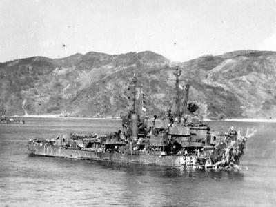 Minesweeper USS Lindsey DM-32 hit by 2 suicide planes off Okinawa April 1945