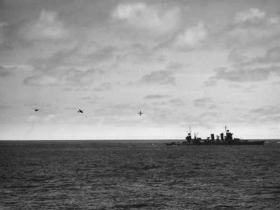 SBD Dauntless Bombers Ditching by USS Astoria CA-34 in Battle of Midway 1942