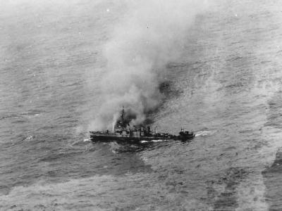 USS Borie DD-215 sinking after Battle with German U-boat U-405 2 November 1943