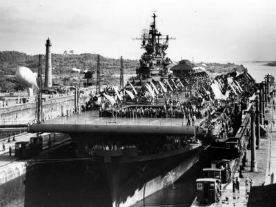 USS Bunker Hill Panama Canal, 17 September 1943