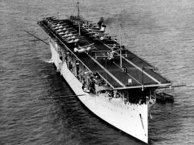Bow view of aircraft carrier USS Langley (CV-1)