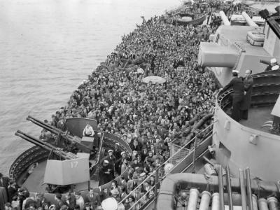 New Yorkers Visit USS Missouri
