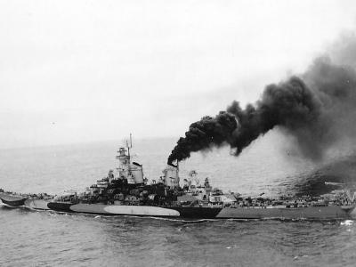 Battleship USS Missouri underway in 1945