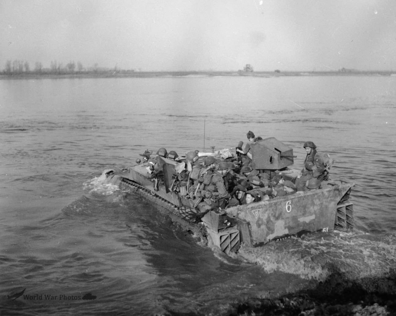 5th Dorsetshire Regiment crossing the Rhine 1945