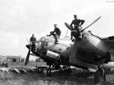 German soldiers posing with Ar-2