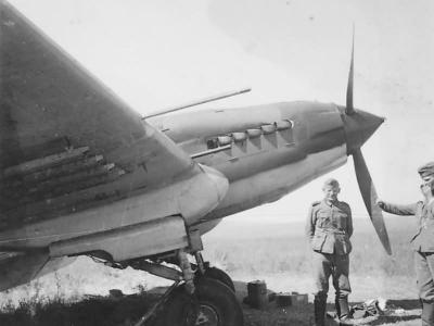IL-2 and wehrmacht troops