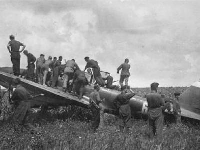 Ilyushin IL-2 Sturmovik white 6