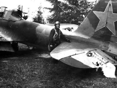 Damaged Ilyushin Il-2 from 872 ShAP