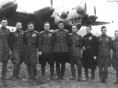 Pe-8 4214 1945
