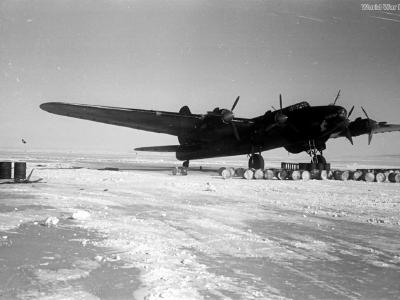 Bomber Pe-8 M-82